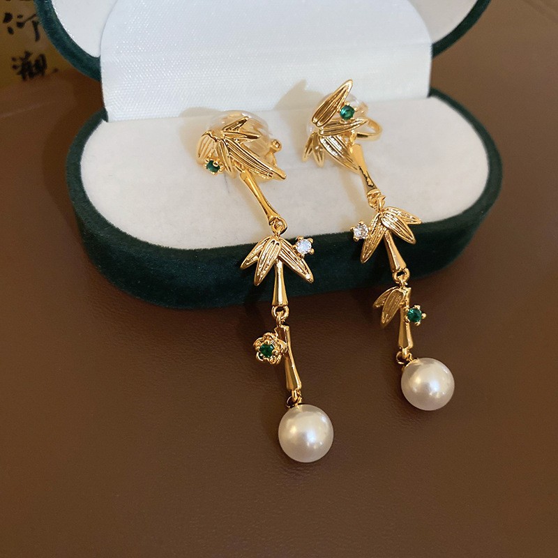 Pendientes de pinza de oreja de perla de temperamento de lujo ligero francés