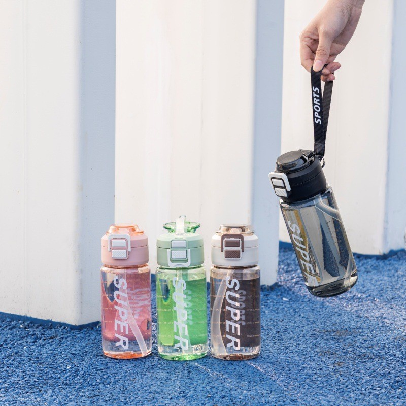 Yili tazas de agua deportivas para niños 2025 nuevo entrenamiento militar hervidor de agua portátil 900ml tazas de té para niños estudiantes