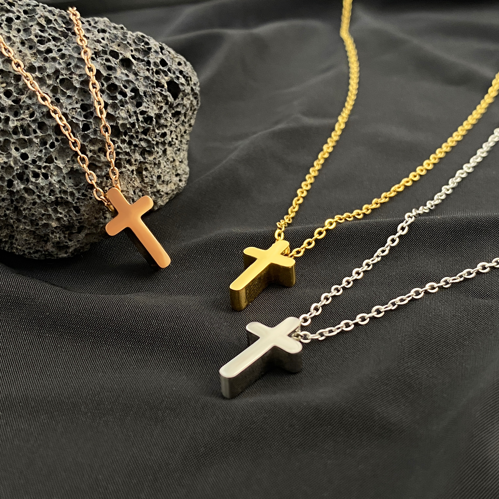 7g Weight Wholesale Jewelry Retro Cross Titanium Steel Pendant Necklace