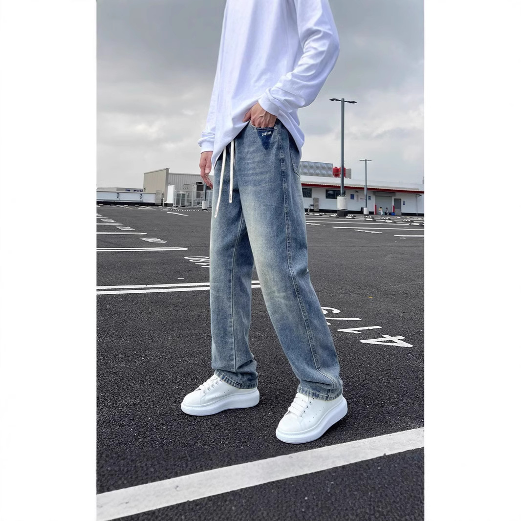 DSHH on erittäin hyvä pukeutumaan syksyn uusiin farkkuihin, miesten pestyihin trendikkäisiin merkkisiin väljiin, suoriin amerikkalaisiin high street -housuihin._voghion.com