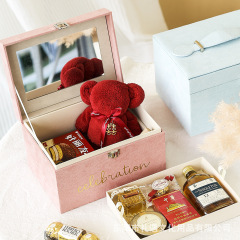 ハイエンドの結婚のお土産の箱のスエードの贈り物の箱の綿毛の布は結婚祝いの砂糖の箱の創意の小さい布の箱を持ちます。