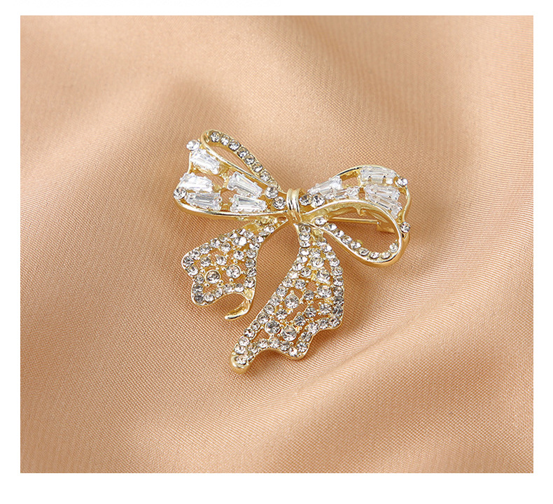 14g Weight Zircon Inlay Material Brooches Classification Banquet Occasion Alloy Material Flower, Bow Knot Pattern Women's Gender Inlay Design Simple Style Style Simple Style Pin Flower Bow Knot Alloy Inlay Zircon Women's Brooches
