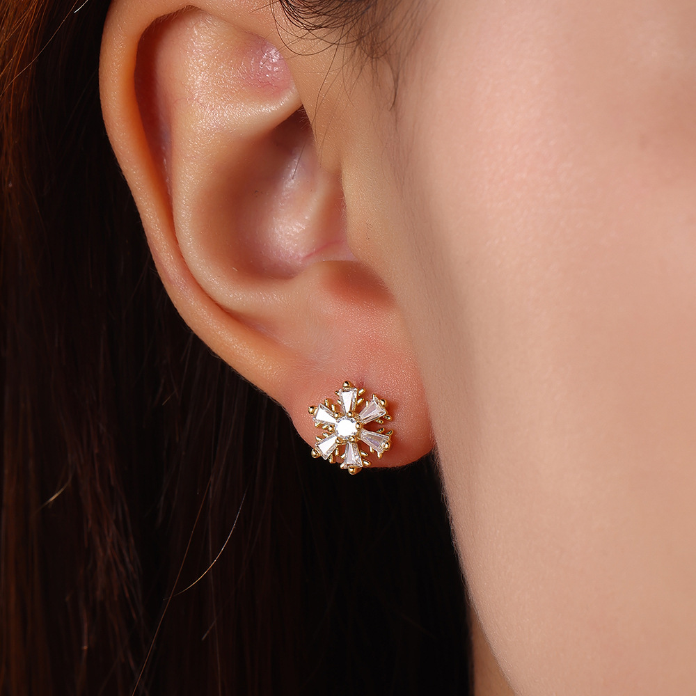 7g Weight Copper Ear Needle Material 18K Gold Plated Plating Material Zircon Inlay Material Ear Studs Classification 1 Piece Quantity Daily Occasion Copper Material Geometric, Heart Shape, Crown Pattern All Seasons Season Women's Gender Inlay Design Sweet Style 1 Piece Sweet Geometric Heart Shape Crown Inlay Copper Zircon 18K Gold Plated Ear Studs 29
