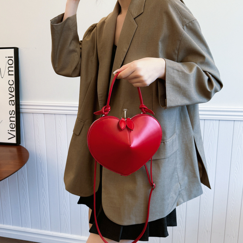 bag爱心包外网火爆款明星同款2024新款高级感红色婚宴女单肩挎包