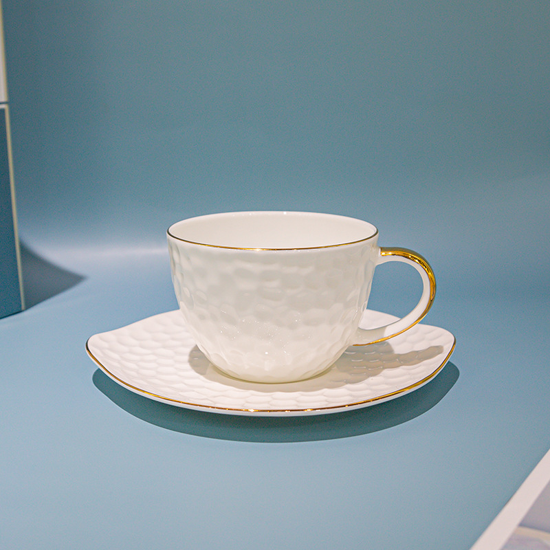 水立方杯碟镶金边