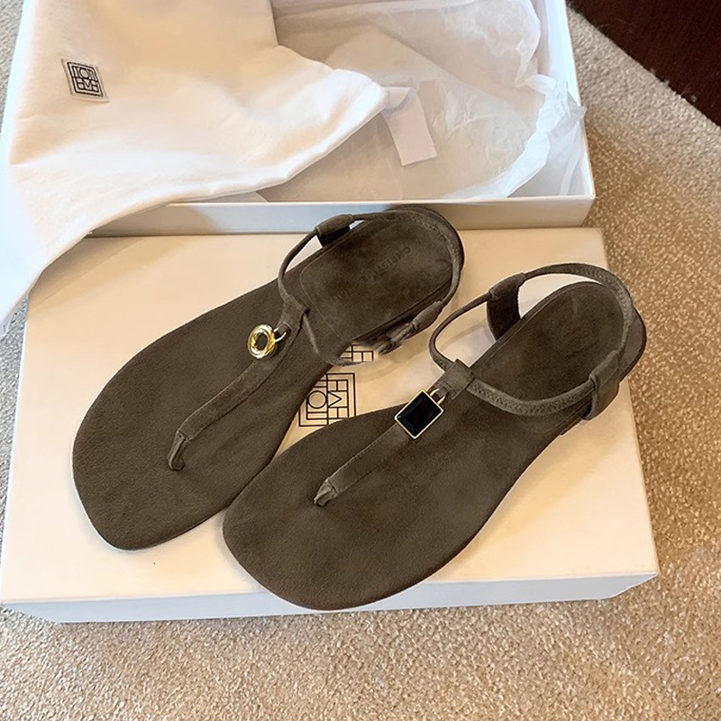 Su Yinyin mismo estilo ~ Verano nuevo diseño retro pato mandarín hebilla de oro con sandalias planas con chanclas para mujer