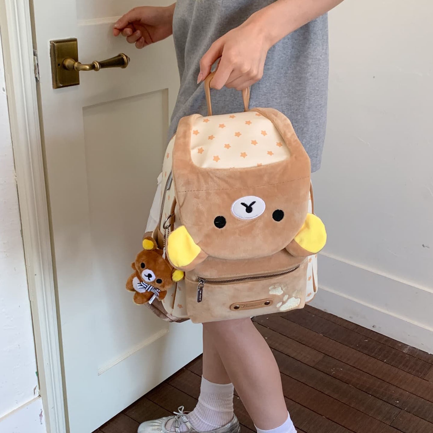 Cute oso mochila de alto valor de los estudiantes de viaje lindo 2026 nuevo tipo de mochila de dibujos animados para mujeres mochila de verano