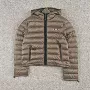 轻薄连帽高品质字母羽绒服