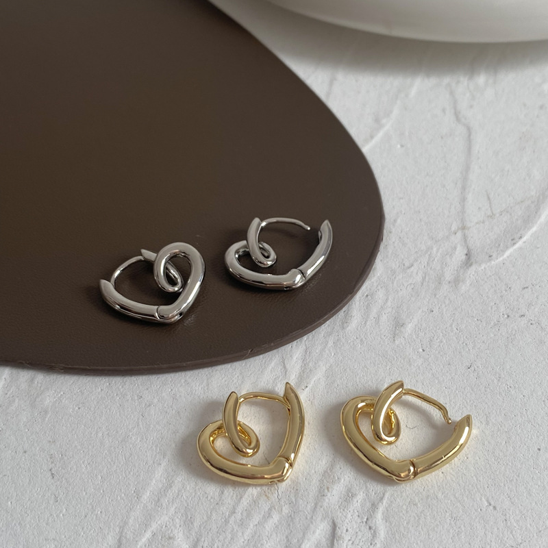 Copper Material 1 Pair Simple Style Heart Shape Plating Copper Hoop Earrings