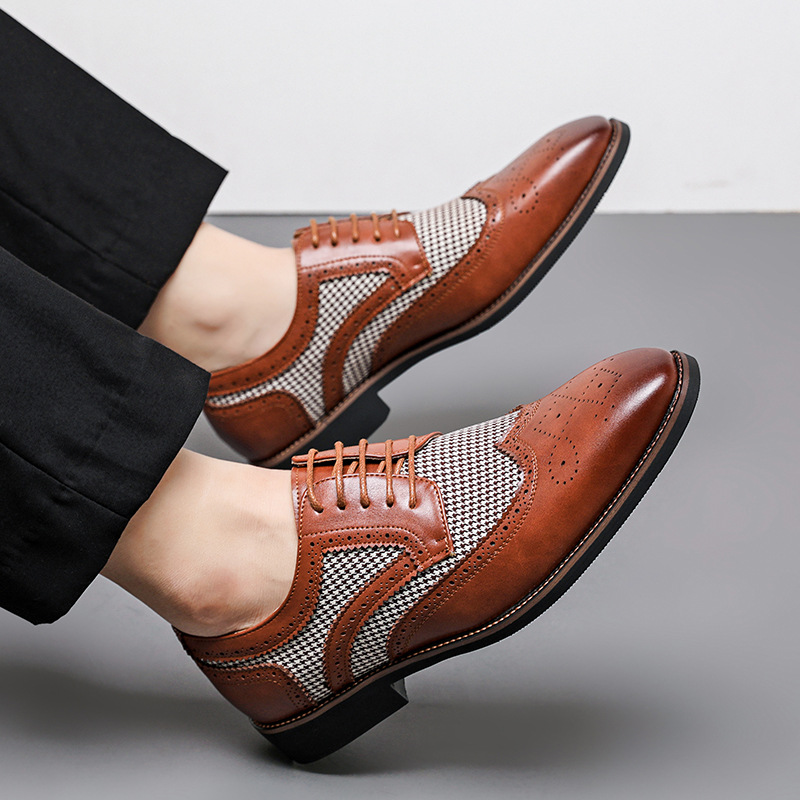 Zapatos de hombre transfronterizos 48 tallas grandes nuevos zapatos de cuero casuales moda estilo británico zapatos de cuero tallados Bullock zapatos de boda bajos