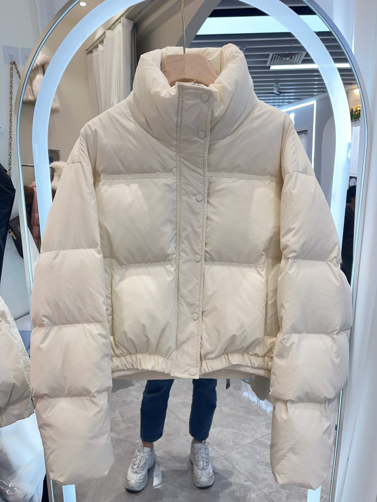 Chaqueta corta de plumón para mujer, nueva colección invierno 2025, cuello alto, corte holgado, abrigo acolchado grueso para tallas pequeñas.