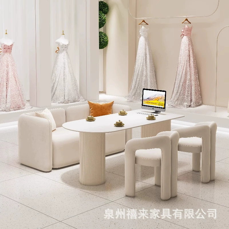 Фотостудия, магазин свадебных платьев, прием и переговоры, диван, стол и стулья, салон красоты, зона отдыха, стол для переговоров, маникюрный салон, студийный кабинет.