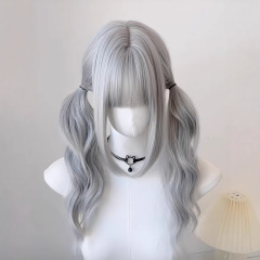 かつらの女性の銀色の少ないロリータの双馬尾の日常の長い巻き髪の日本の新型のLolitaのかわいいcosの全体のカバー