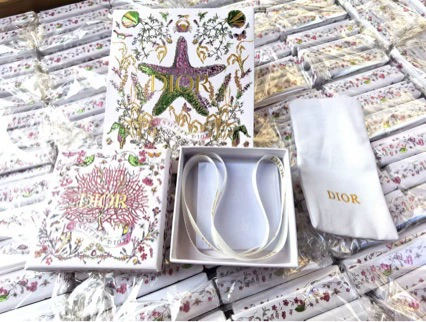 Новый Di Jia белый золотой логотип ювелирная упаковочная коробка D домой ожерелье браслет серьги универсальная подарочная коробка