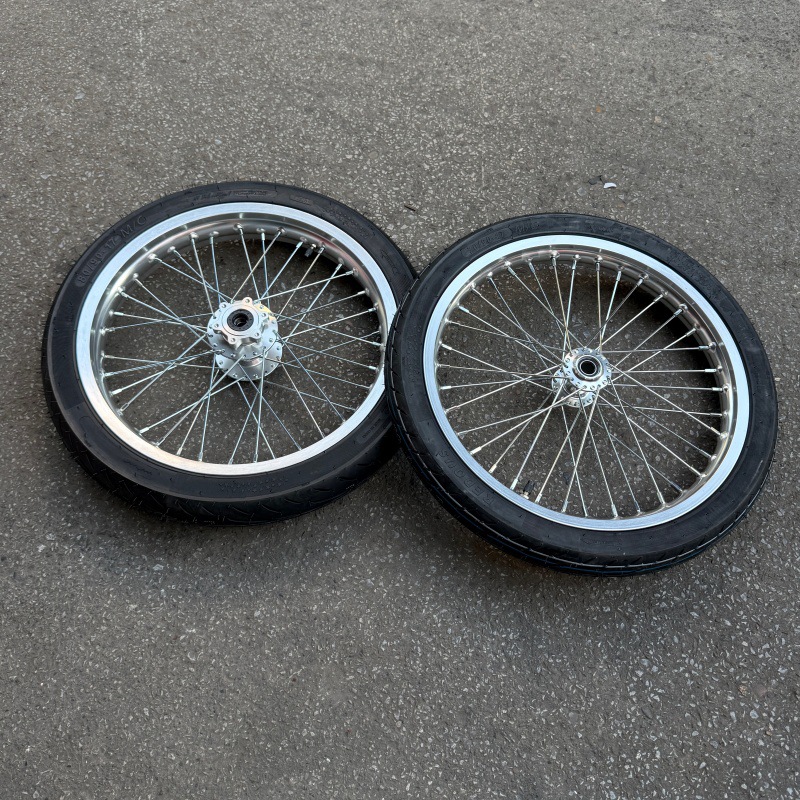 Suitable for QiuLong Light Bee modification with 70/90-17 front and 80/90-17 rear tires, CNC wheel hub assembly, aluminum alloy wheel set