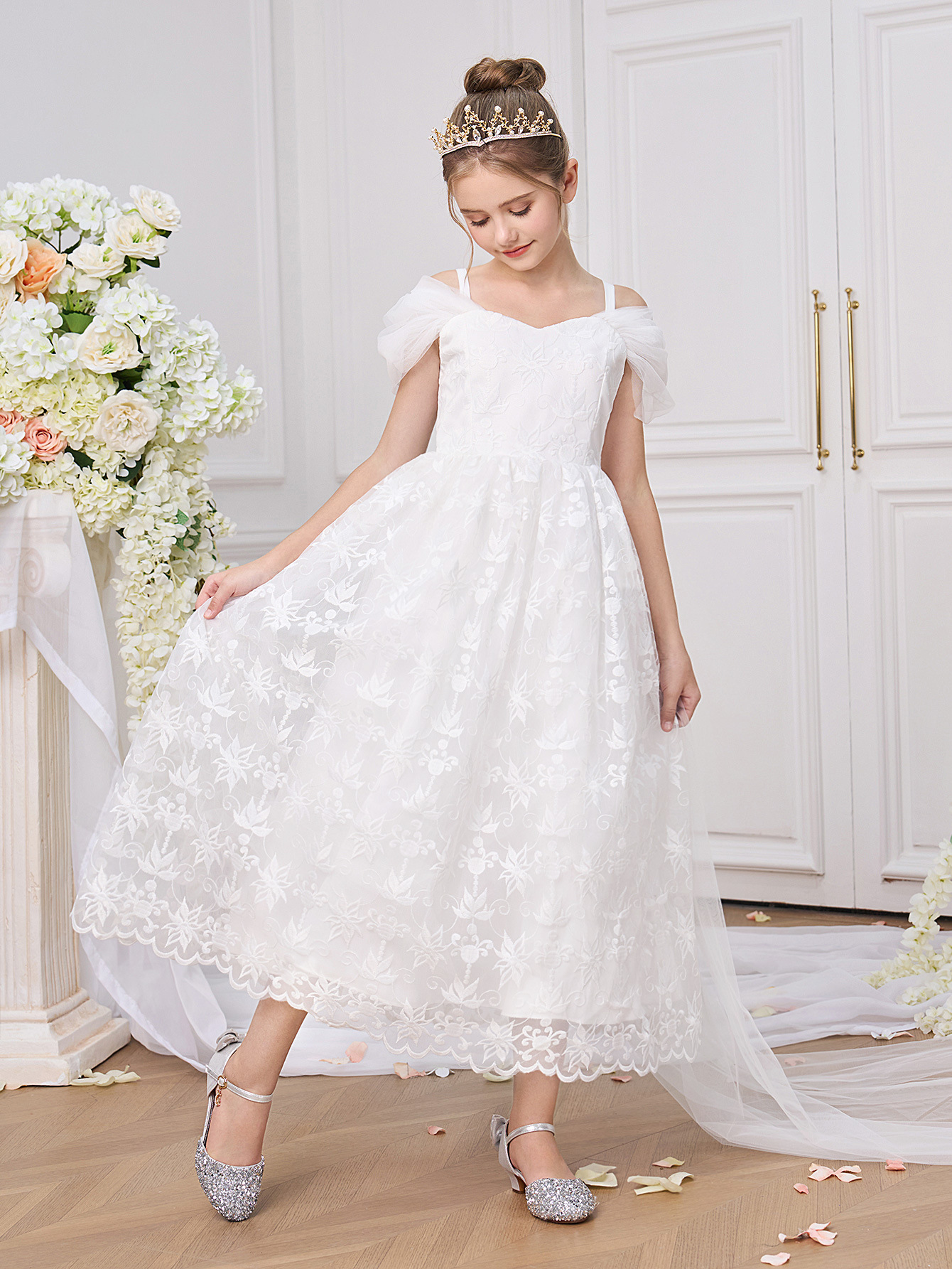 Nuevo vestido de Amazon para niños medianos y grandes, falda larga con tirantes bordada de encaje, temperamento, elegante falda larga chal, stock de fábrica
