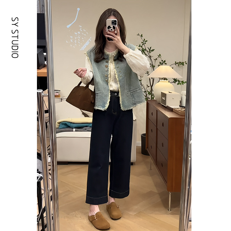 Autumn wear a set of high-end Hong Kong-style retro Denim vest coat chic small shirt jeans three-piece suit Autumn wear a set of high-end Hong Kong-style retro Denim vest coat chic small shirt jeans three-piece suit