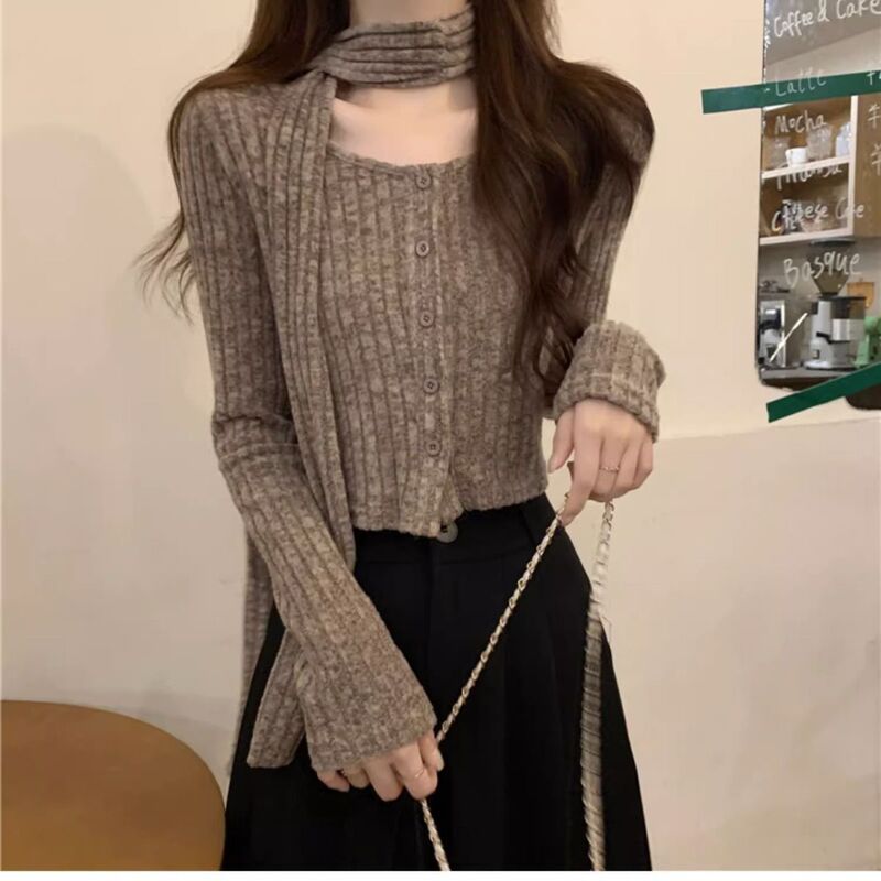 感送围巾百搭设计针织上衣时尚开衫长袖衬衣方领显瘦法式短款小众|undefined