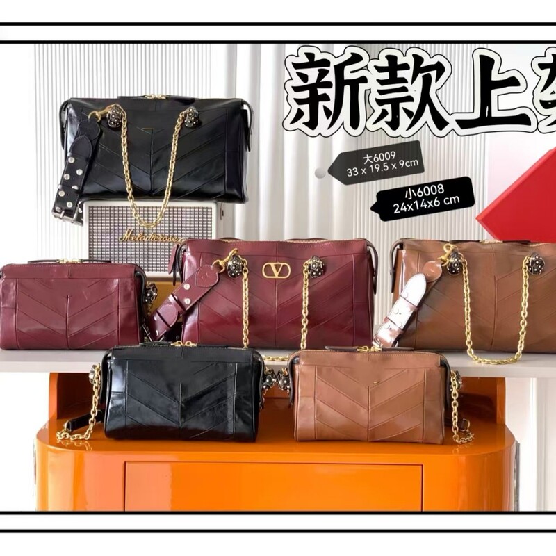 2026 New Enamel Animal Head Chain Shoulder Bag, Simple and Versatile Frosted Sheepskin Tote Bag, Large Capacity Commuter Bag