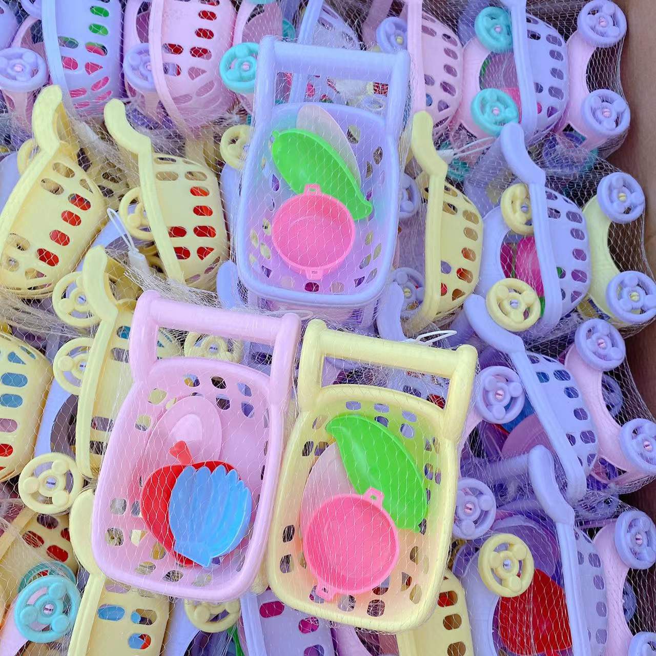 Juguetes para niños playa Tarjeta de succión juguete pistola juego casa juguete pintura juguetes 2 yuanes grandes almacenes al por mayor