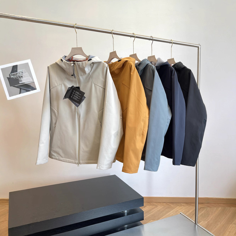 Autumn New Men's Clothing, Windproof, Water-Repellent, Laser-Perforated, Breathable, Versatile, Loose-Fitting Casual Jacket