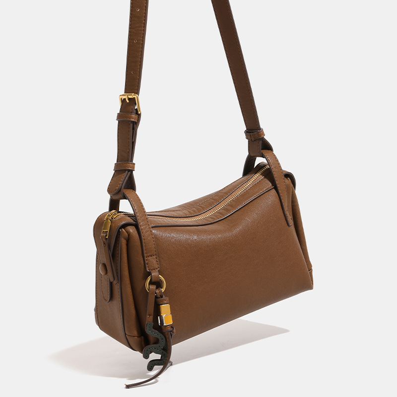 Retro Women's Shoulder Bag In Vegetable Tanned Cowhide Leather_voghion.com