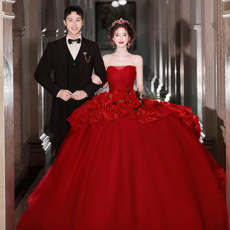 Red Strapless Wedding Dress for Studio Photography, Couple's Outfit, Vintage Red Floral Strapless Gown with Long Train Red Strapless Wedding Dress for Studio Photography, Couple's Outfit, Vintage Red Floral Strapless Gown with Long Train