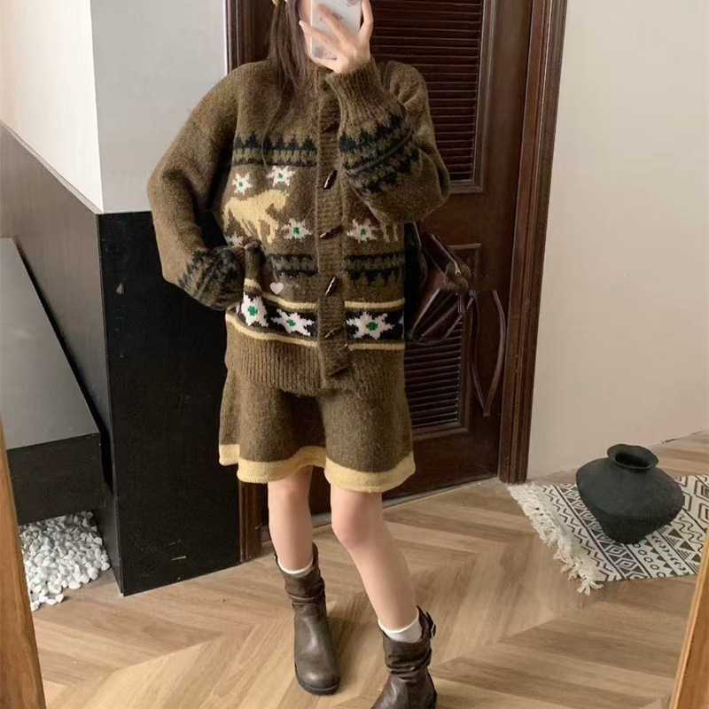 时尚复古针织提花套装女2025新款牛角扣加厚毛衣开衫+短裙两件套|undefined