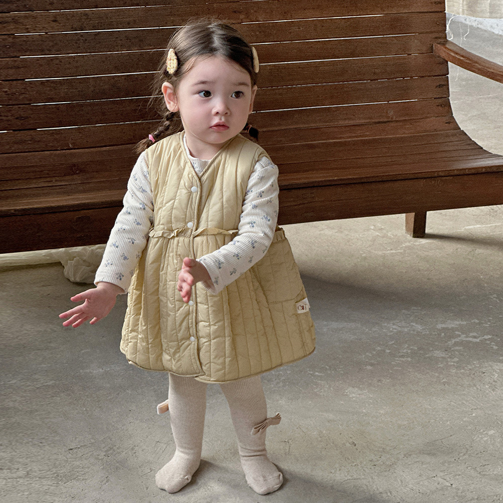 Traje de vestido de bebé de otoño e invierno versión coreana más traje de terciopelo para niñas de 1 a 3 años, falda acolchada cálida de estilo occidental