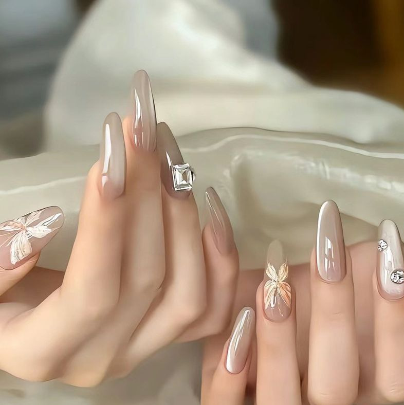 Uñas postizas hechas a mano con diamantes de imitación brillantes, estilo popular, uñas postizas de alta gama, estilo puro y sensual, efecto iluminador, piezas de uñas postizas hechas a mano.
