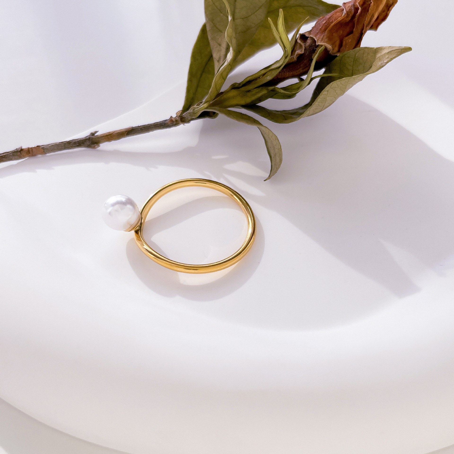 Holiday Occasion Titanium Steel Material Simple Style Round Titanium Steel Patchwork Inlay Pearl Rings