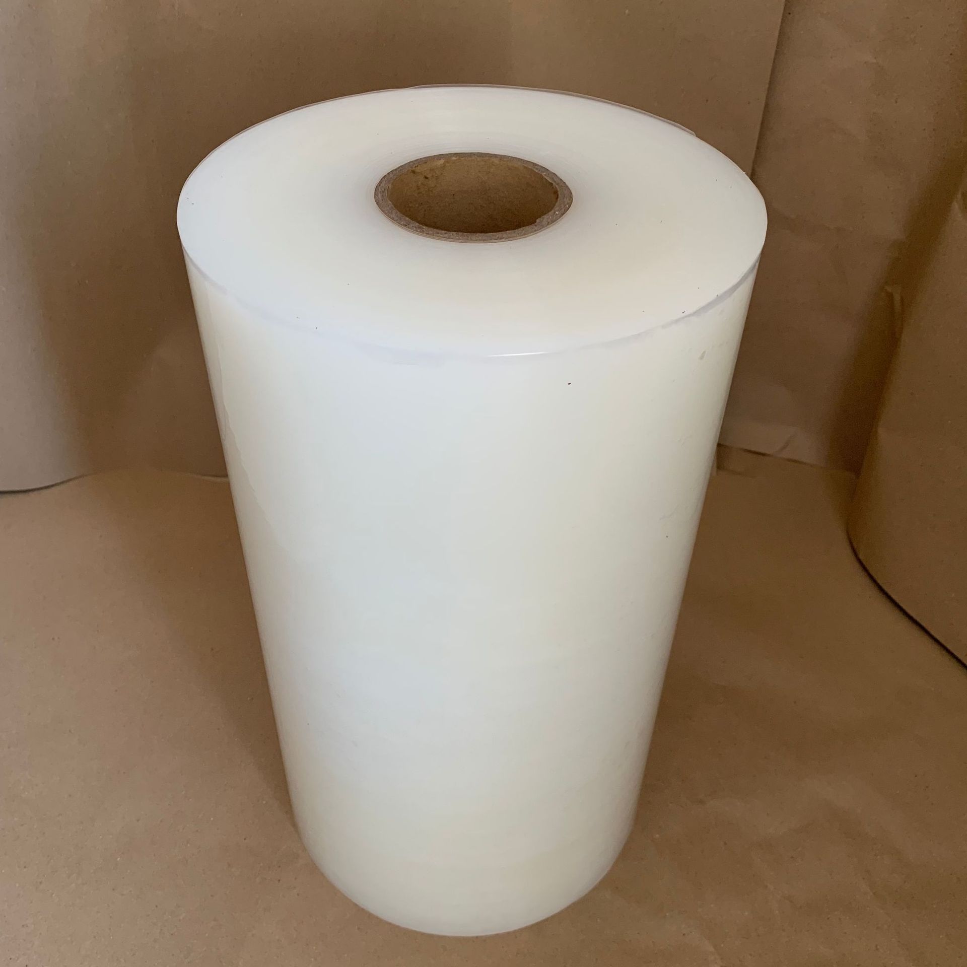 TB390贴体包装机膜 PE吸塑热缩带胶封口 PVC压延法拉伸真空膜现货