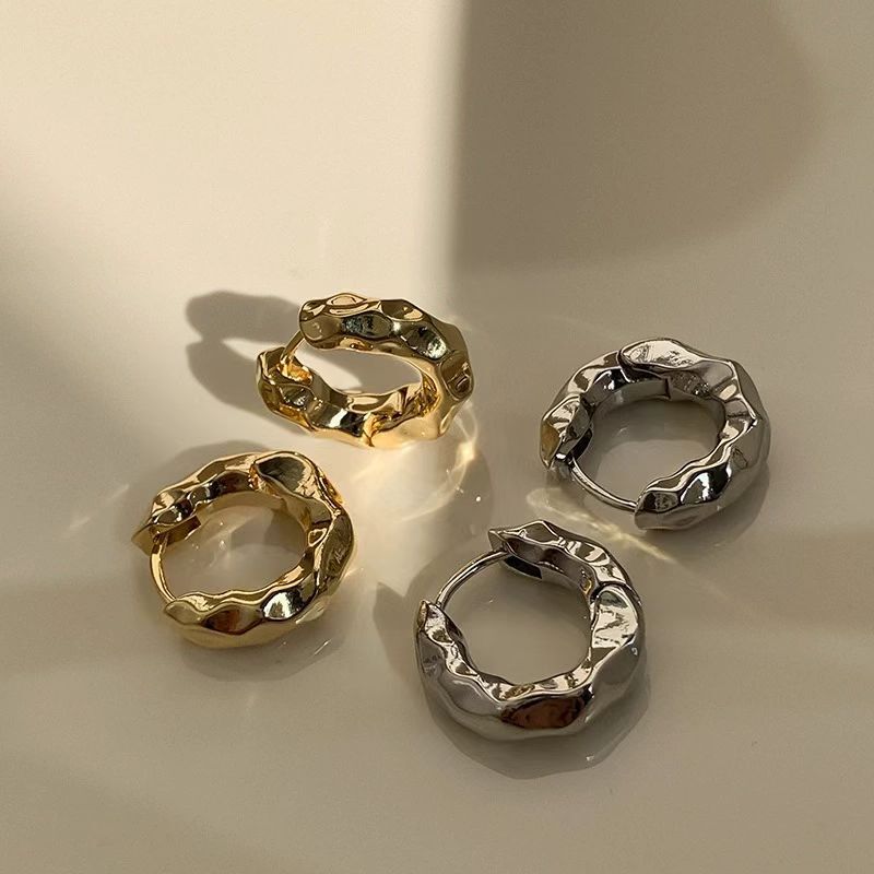 超百合不規則な円の金属のイヤリングの女性の春夏はシンプルで寒いです。|undefined