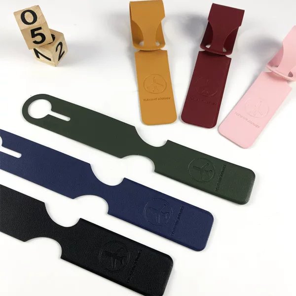 Cross-border in stock multi-color double-sided PVC hot-pressed leather aircraft LOGO embossing can be set long luggage tag wholesale