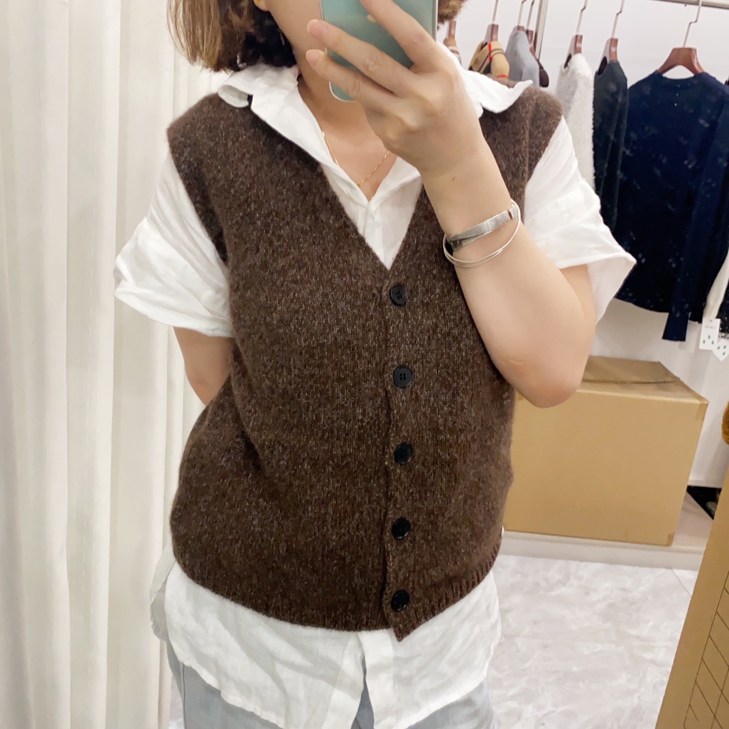 Minimalistic cashmere soft comfortable vest
