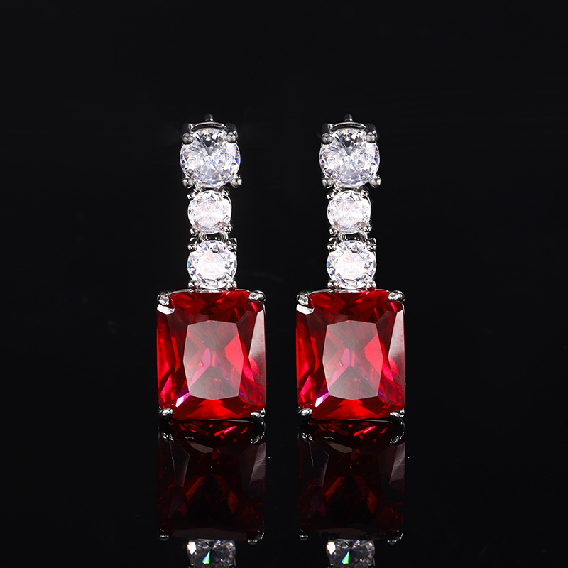 2024 Nueva joyería Zhuang Shengsheng, fondo de cobre, imitación de oro, tesoro de color, temperamento de corindón, pendientes simples, piedra principal femenina 10*12