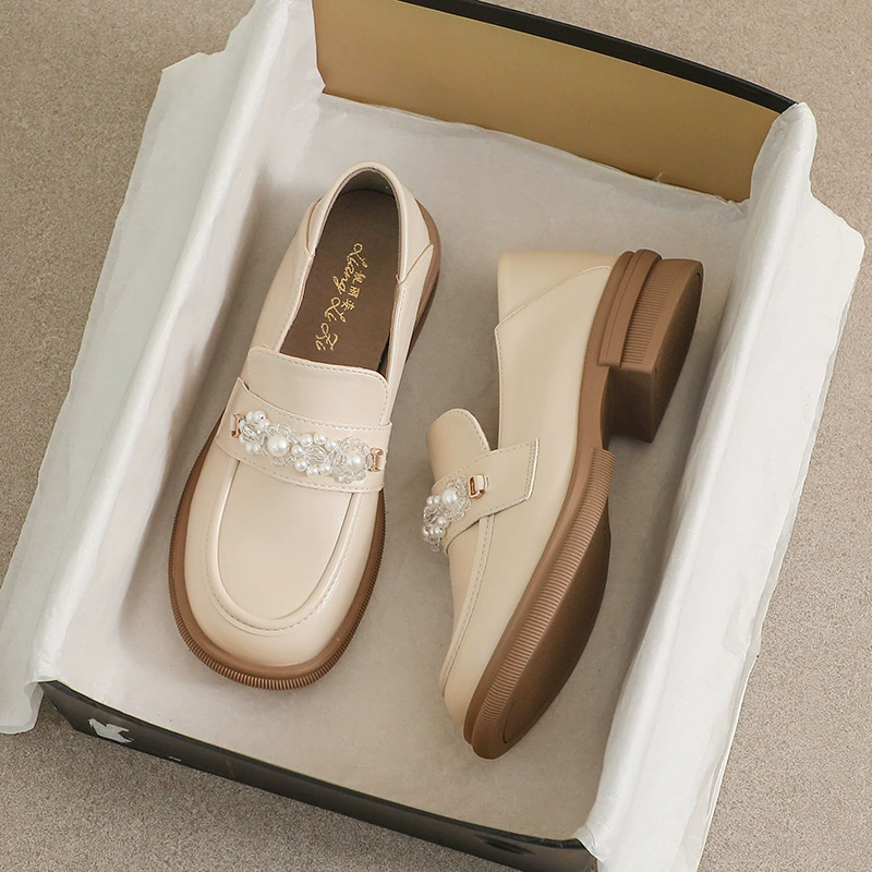 Кожаные Lefu обувь женская 2025 новая весна с юбкой жемчужная обувь маленькая кожаная обувь плоская подошва одиночная обувь большого кода 41 один 43