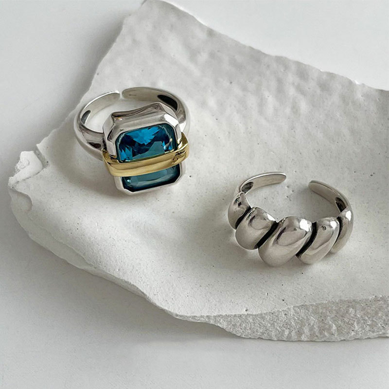 Vintage Style Adjustable Open Ring With Blue Zircon For Women_voghion.com
