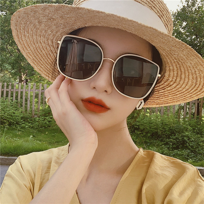 墨鏡女2021新款潮小紅書網紅白色框太陽鏡女大框金屬夏季防紫外線