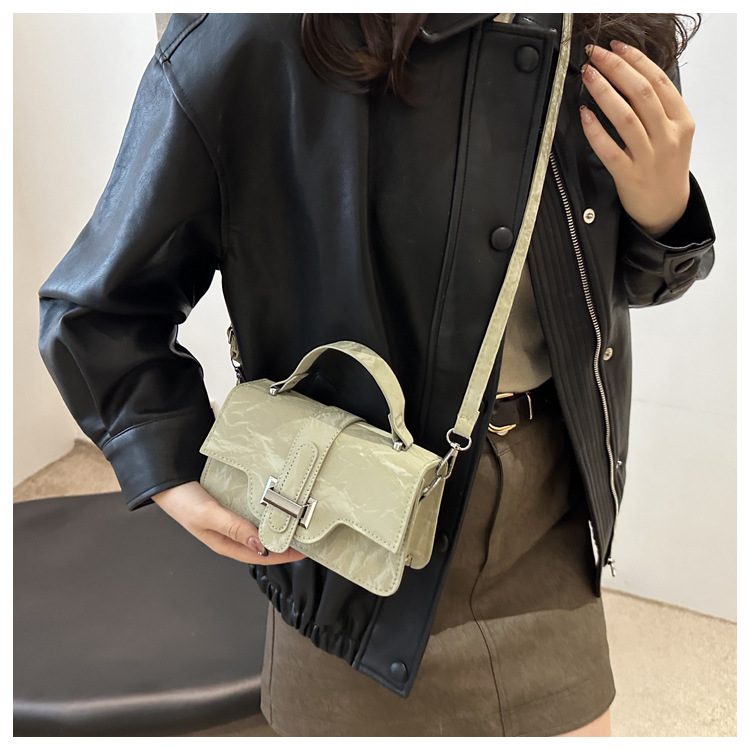 2024 New style women's trendy, fashionable and high-quality single-shoulder handbag, autumn commuting crossbody small square bag undefined