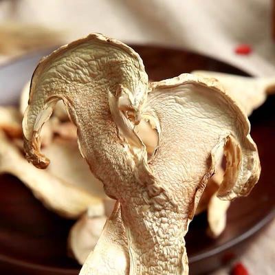 Matsutake dried food Shangri-La Wild mushroom Dry film Yunnan specialty Mushroom Mushroom factory wholesale