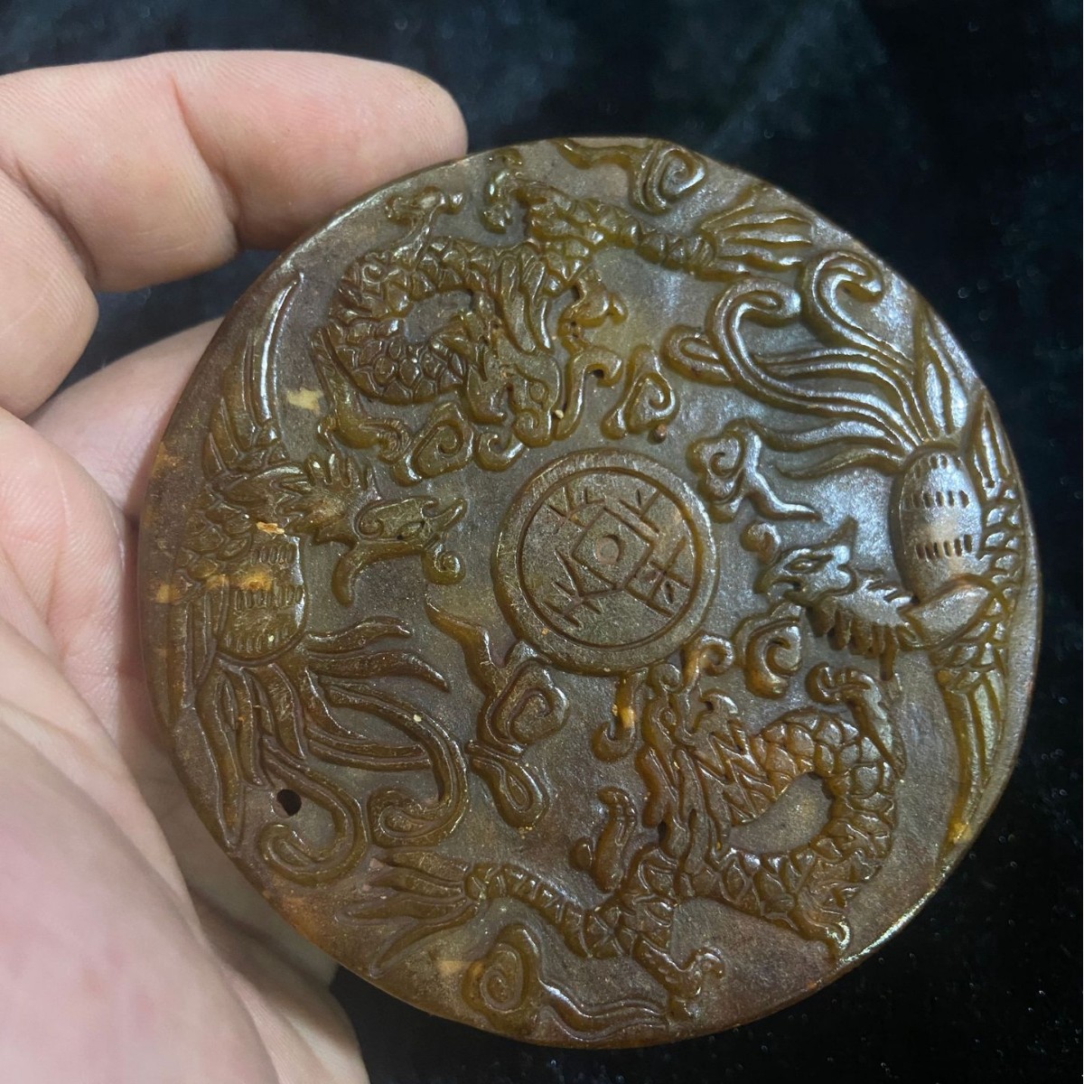 용과 봉황의 상서로운 디스크