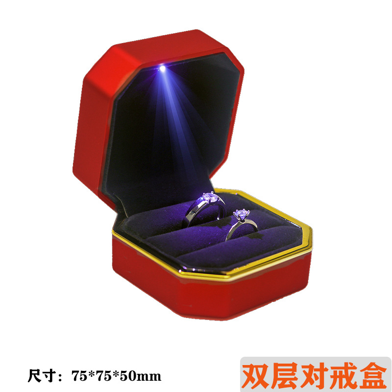 红色