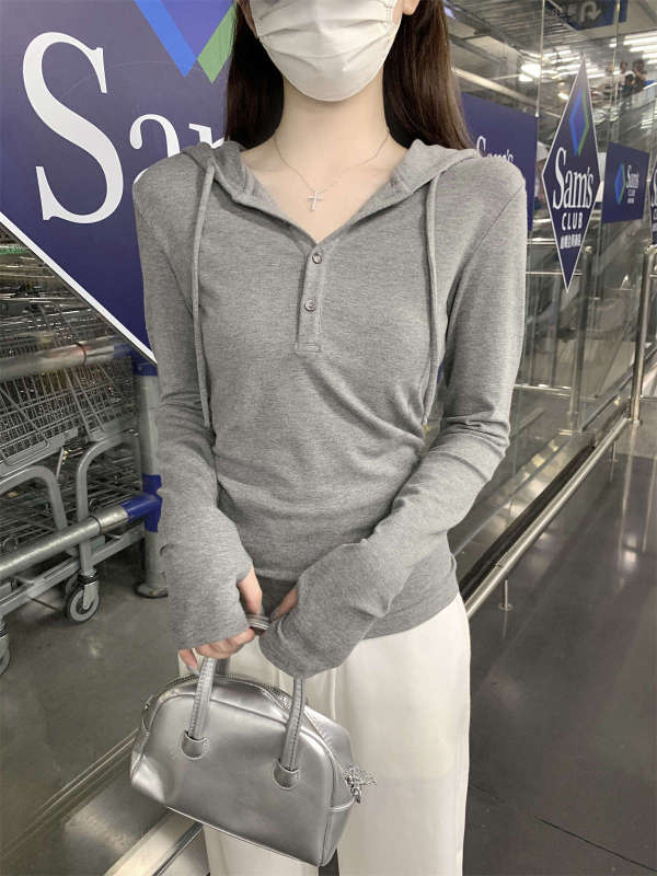 格雷系灰色连帽正肩T恤女2025秋季纽扣设计感长袖半开V领打底上衣|undefined