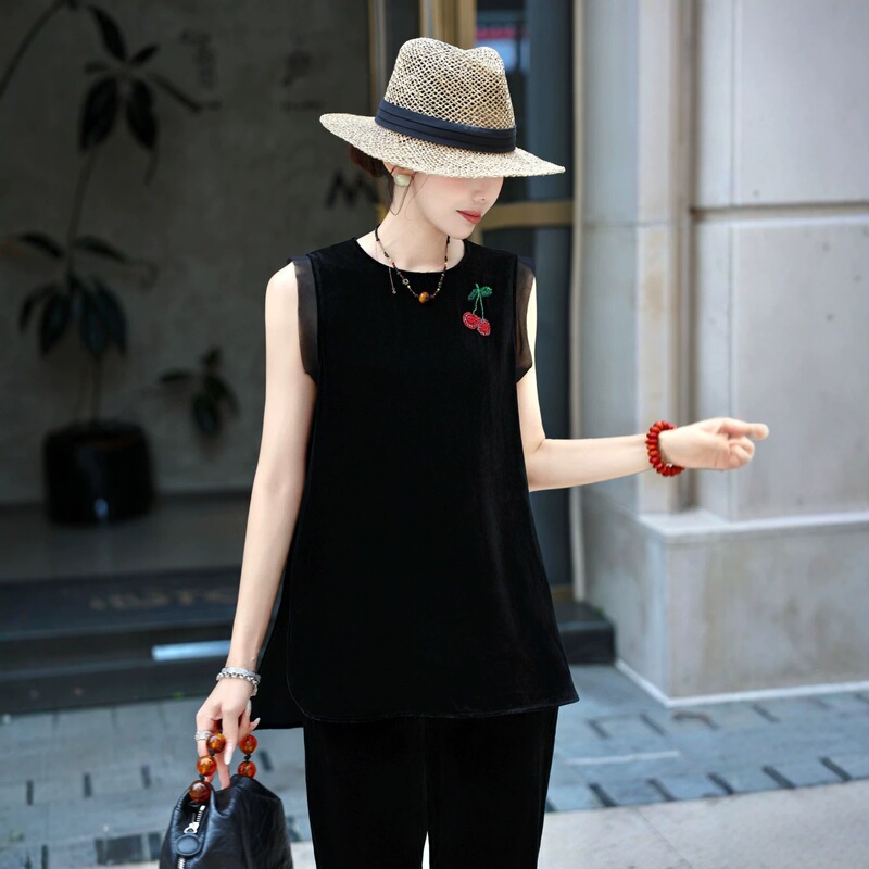 2026 New Luxury New Chinese-Style Silk Velvet Lace Patchwork Hand-Embroidered Popular Style Sleeveless Shirt 2026 New Luxury New Chinese-Style Silk Velvet Lace Patchwork Hand-Embroidered Popular Style Sleeveless Shirt