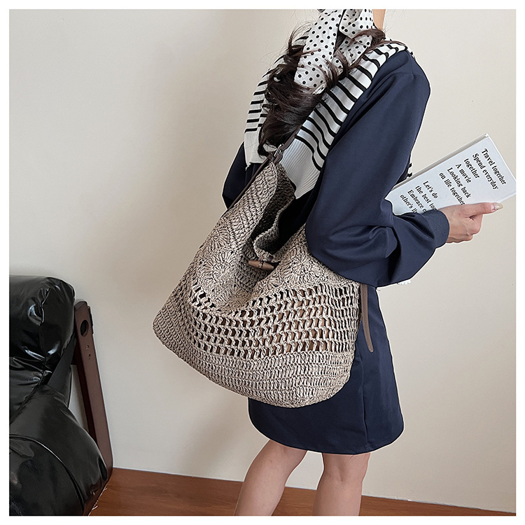 2025 New summer French laid-back seaside vacation bag, niche straw woven bag, hand-woven women's bag, large capacity undefined