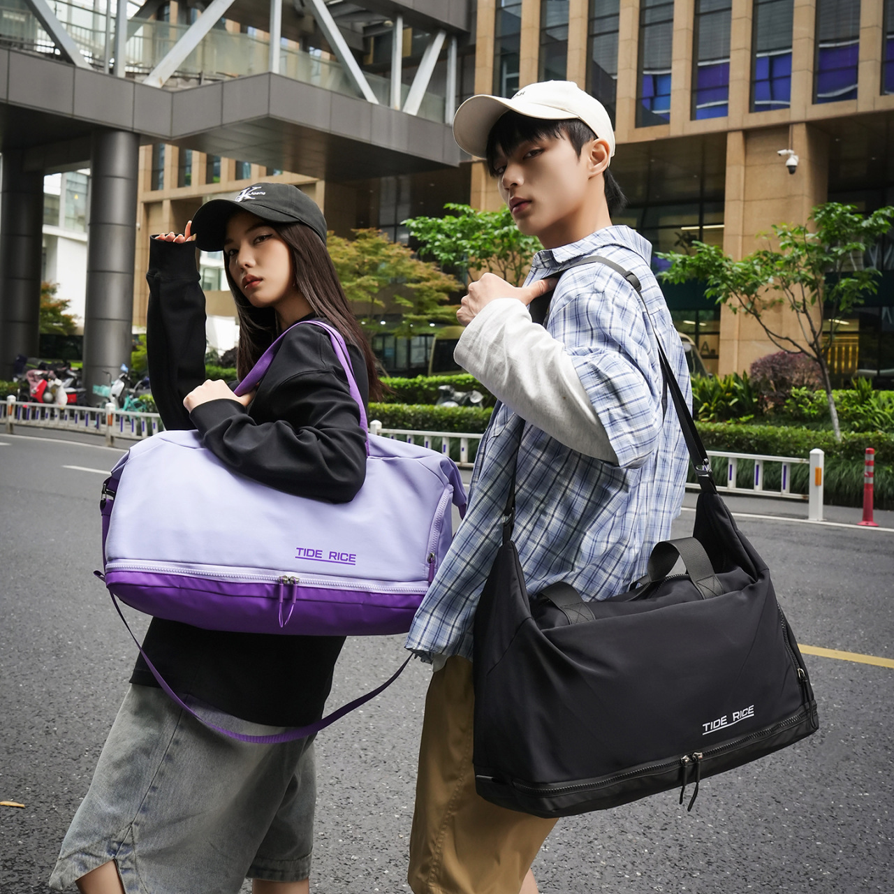 capacious travel bag
