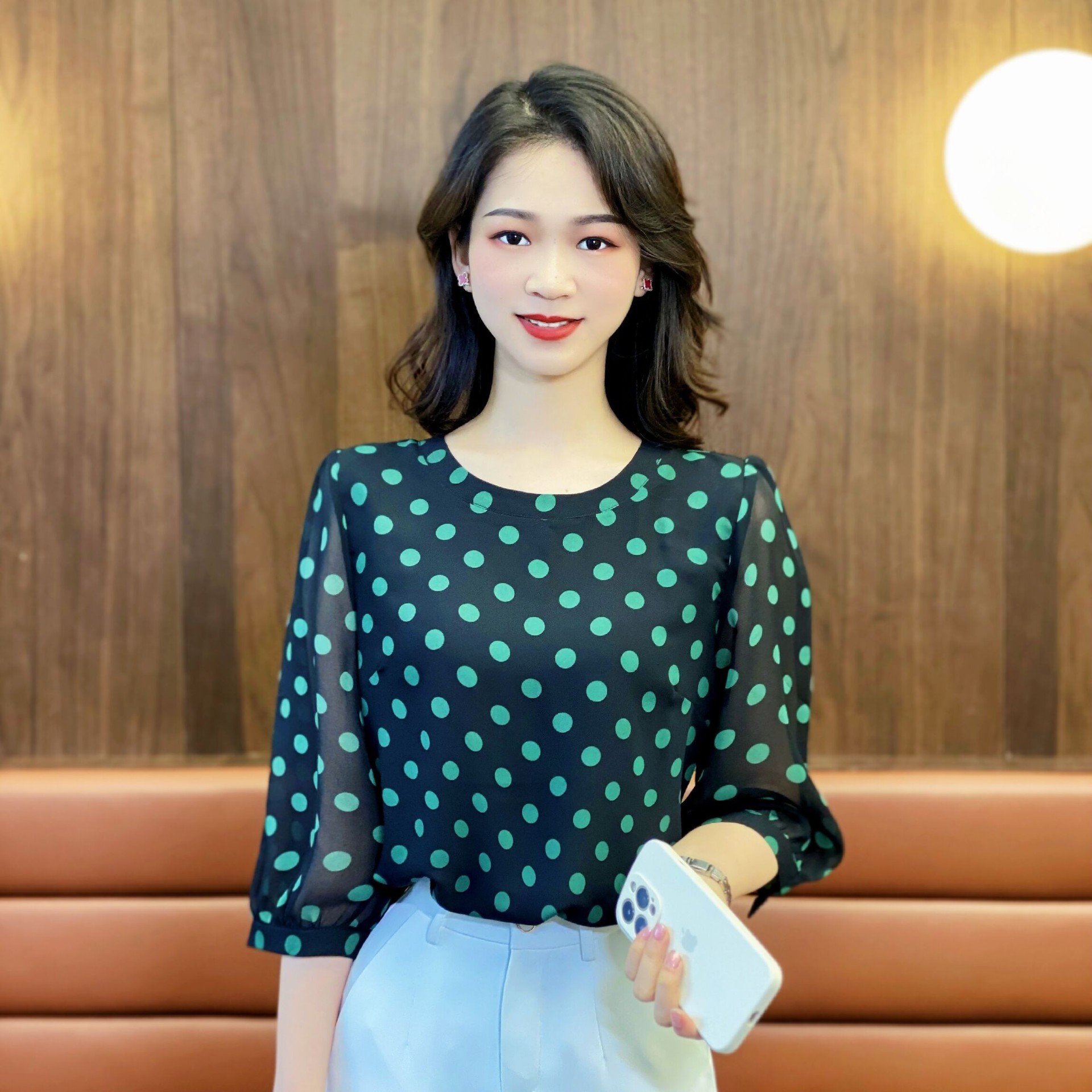 The new summer round-neck polka dot stylish and youthful chic top for women. The new summer design is a loose half-sleeved shirt pic 5