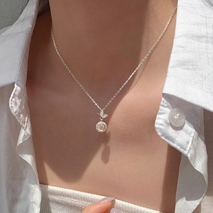 Light Luxury Butterfly Chalcedony Necklace Women's Niche Design High-End Girl High-End Clavicle Chain Women's 2025 New Hot Style