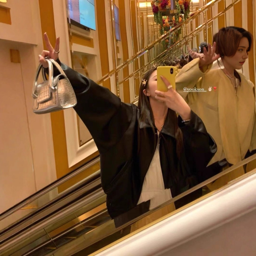 New Spring and Autumn Zipper Lapel Black Leather Jacket Women's Short Loose Slim American Retro Motorcycle Jacket